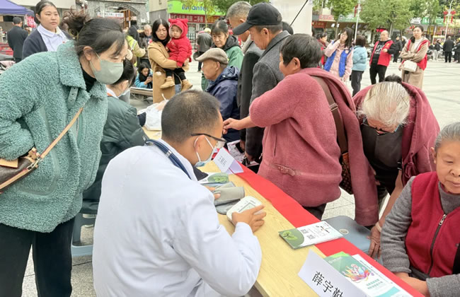 知道你的肺功能 | 江油市人民医院开展“世界慢阻肺日”义诊活动