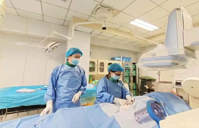 脑血管病诊疗迈上新台阶！江医成功开展首例“经桡动脉穿刺全脑血管造影术”